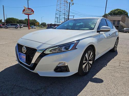 White 2022 Nissan Altima 2.5 SL