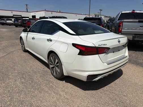 White 2022 Nissan Altima 2.5 SL