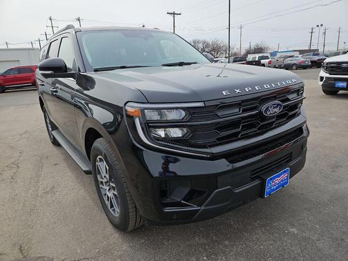 Agate Black Metallic 2026 Ford Expedition Active