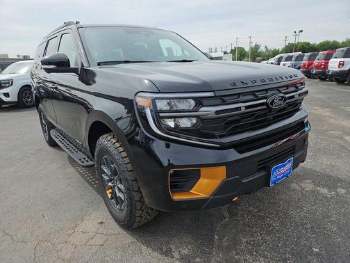 Agate Black Metallic 2026 Ford Expedition Tremor