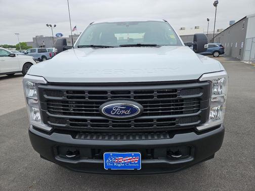 Oxford White 2026 Ford F-350 XL