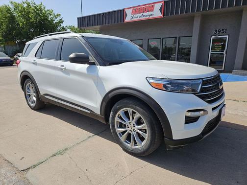 White Metallic 2021 Ford Explorer XLT