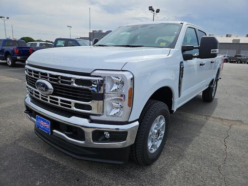 Oxford White 2026 Ford F-250 XLT