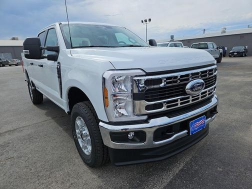 Oxford White 2026 Ford F-250 XLT