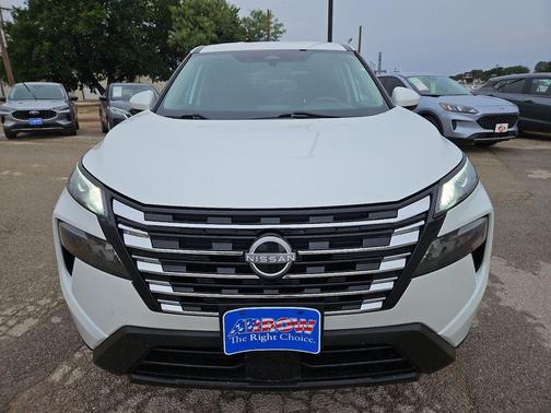 Pearl 2024 Nissan Rogue SV