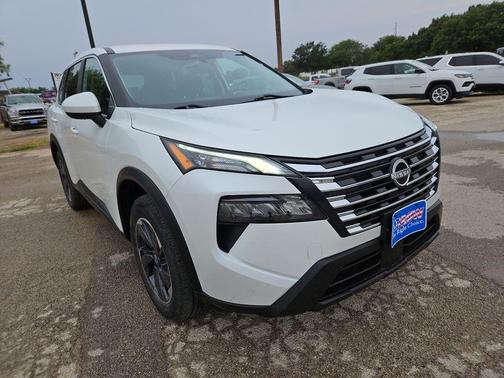 Pearl 2024 Nissan Rogue SV