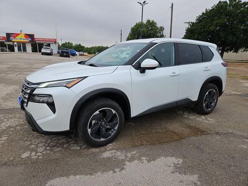 Pearl 2024 Nissan Rogue SV