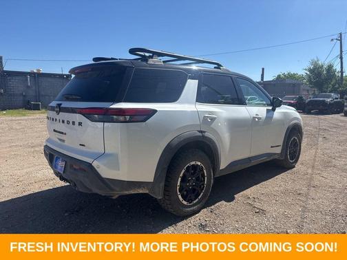 White / Black 2025 Nissan Pathfinder Rock Creek