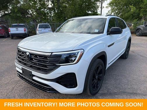 2026 Volkswagen Atlas Cross Sport 2.0T SEL R-Line Black