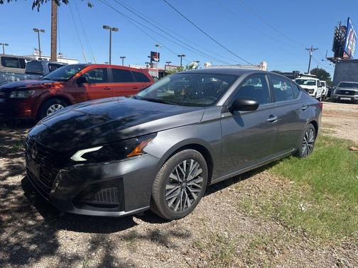 Gun Metallic 2025 Nissan Altima SV