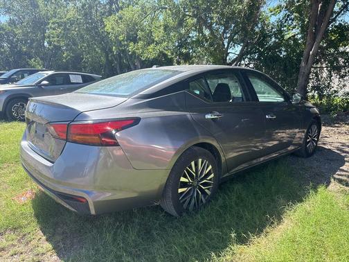Gun Metallic 2025 Nissan Altima SV
