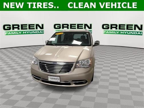 2014 Chrysler Town & Country Touring-L