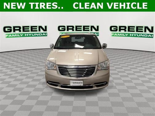 2014 Chrysler Town & Country Touring-L