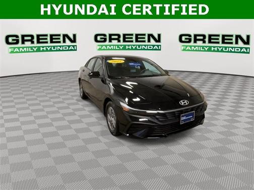 2025 Hyundai ELANTRA SE
