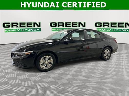 2025 Hyundai ELANTRA SE