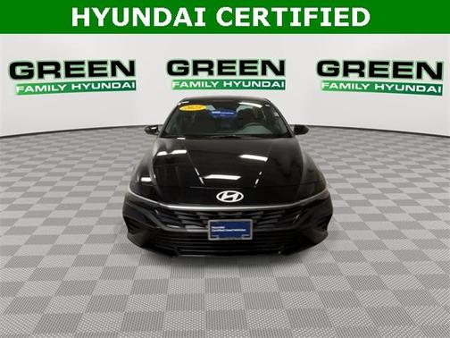 2025 Hyundai ELANTRA SE