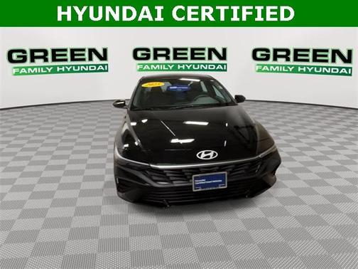 2025 Hyundai ELANTRA SE