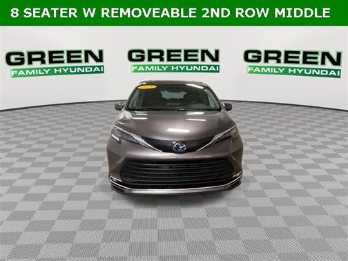 2024 Toyota Sienna XLE