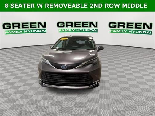 2024 Toyota Sienna XLE