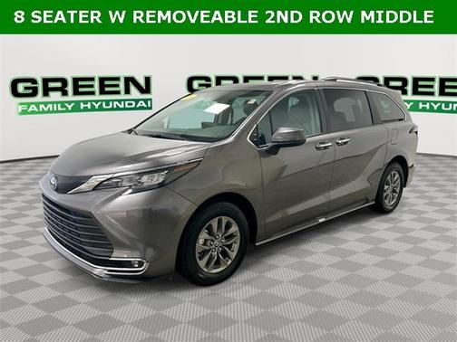 2024 Toyota Sienna XLE
