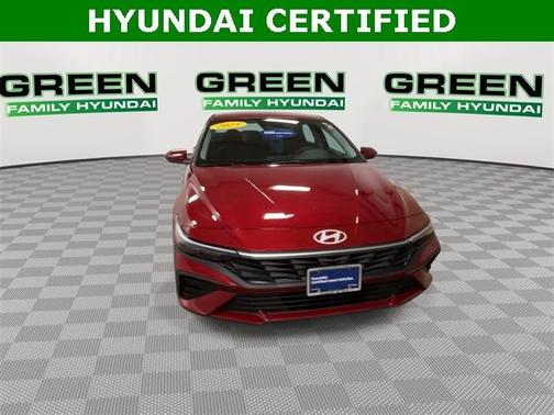 2025 Hyundai ELANTRA SE