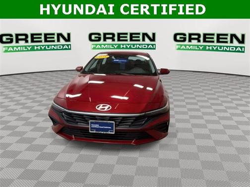 2025 Hyundai ELANTRA SE