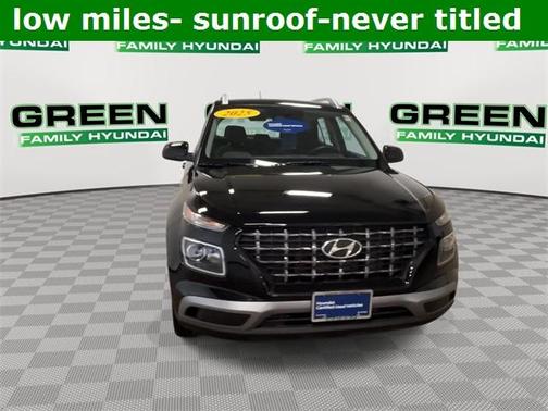 2025 Hyundai VENUE SEL