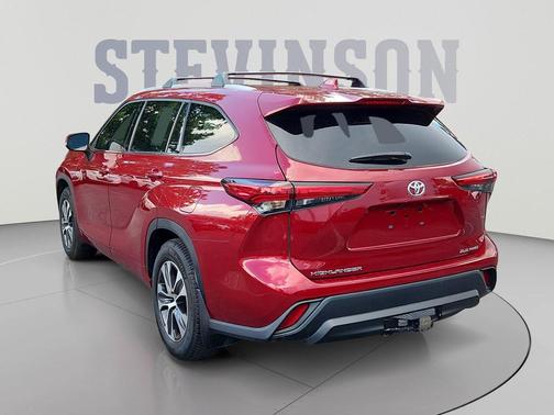 Ruby Flare Pearl 2022 Toyota Highlander XLE