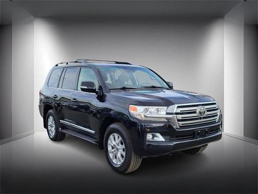 2016 Toyota Land Cruiser Base