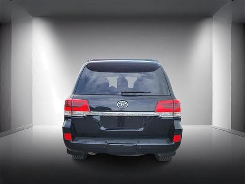 2016 Toyota Land Cruiser Base