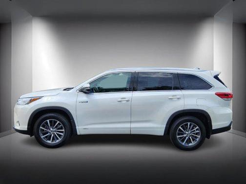 2017 Toyota Highlander Hybrid XLE