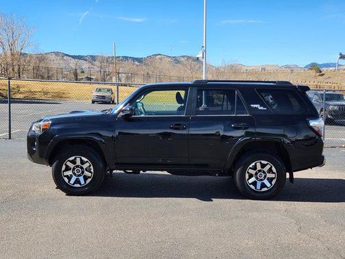 2022 Toyota 4Runner TRD Off Road