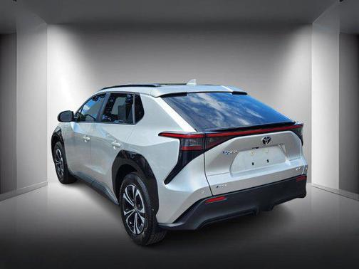 2025 Toyota bZ4X XLE