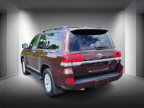 2017 Toyota Land Cruiser Base