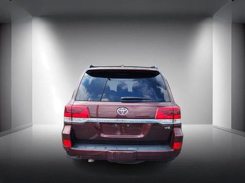2017 Toyota Land Cruiser Base