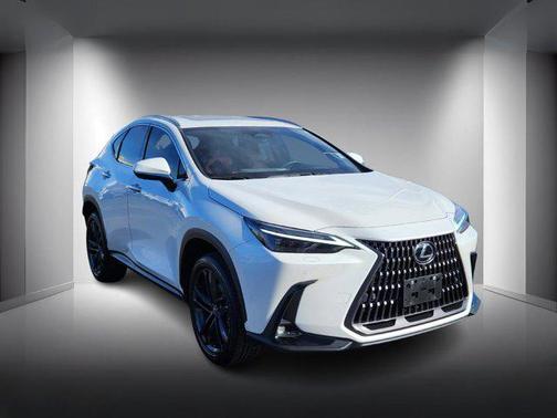 2024 Lexus NX 450h+ Luxury