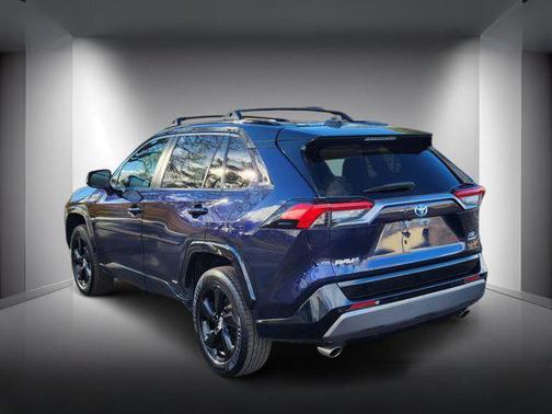 2020 Toyota RAV4 Hybrid SE
