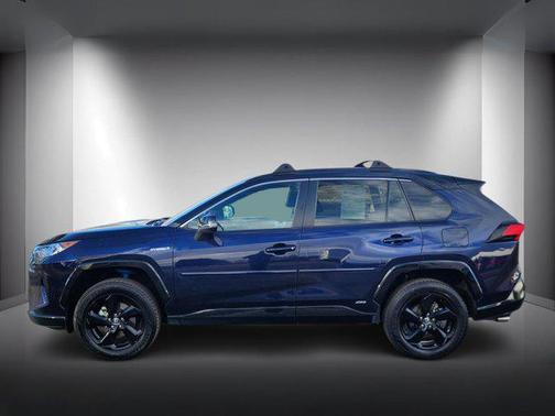 2020 Toyota RAV4 Hybrid SE