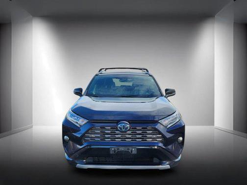 2020 Toyota RAV4 Hybrid SE