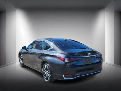 2022 Lexus ES 250 Base