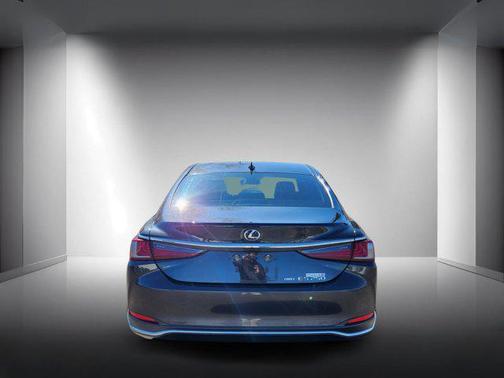 2022 Lexus ES 250 Base