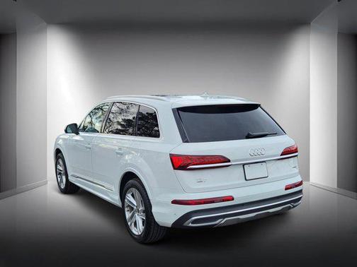 2021 Audi Q7 55 Premium Plus