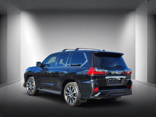 2021 Lexus LX 570 Three-Row