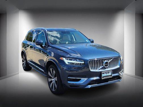 2022 Volvo XC90 Recharge Plug-In Hybrid T8 Inscription 7 Passenger