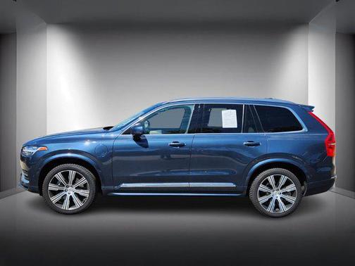 2022 Volvo XC90 Recharge Plug-In Hybrid T8 Inscription 7 Passenger