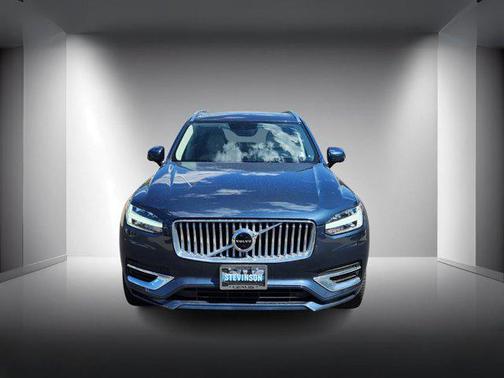 2022 Volvo XC90 Recharge Plug-In Hybrid T8 Inscription 7 Passenger
