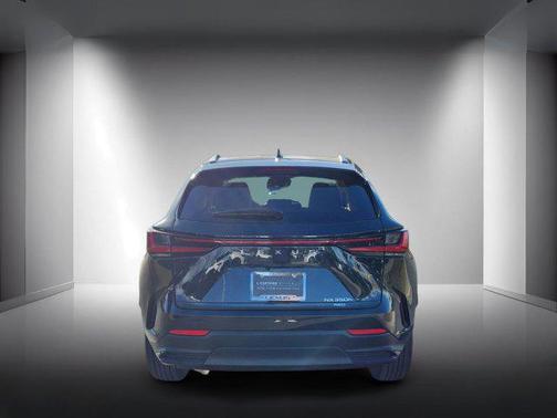 2025 Lexus NX 350h Premium