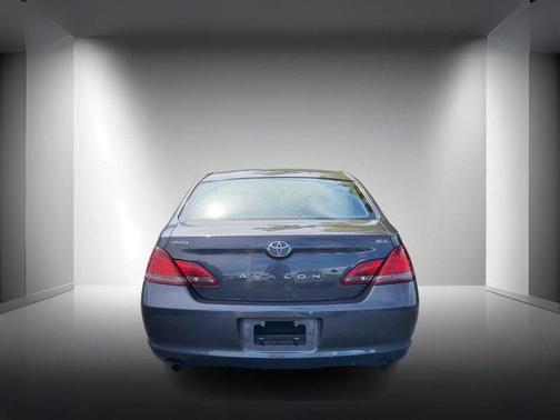 2008 Toyota Avalon XLS