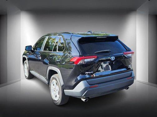 2020 Toyota RAV4 Hybrid XLE