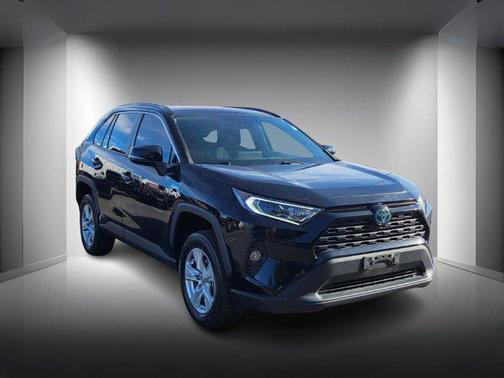 2020 Toyota RAV4 Hybrid XLE